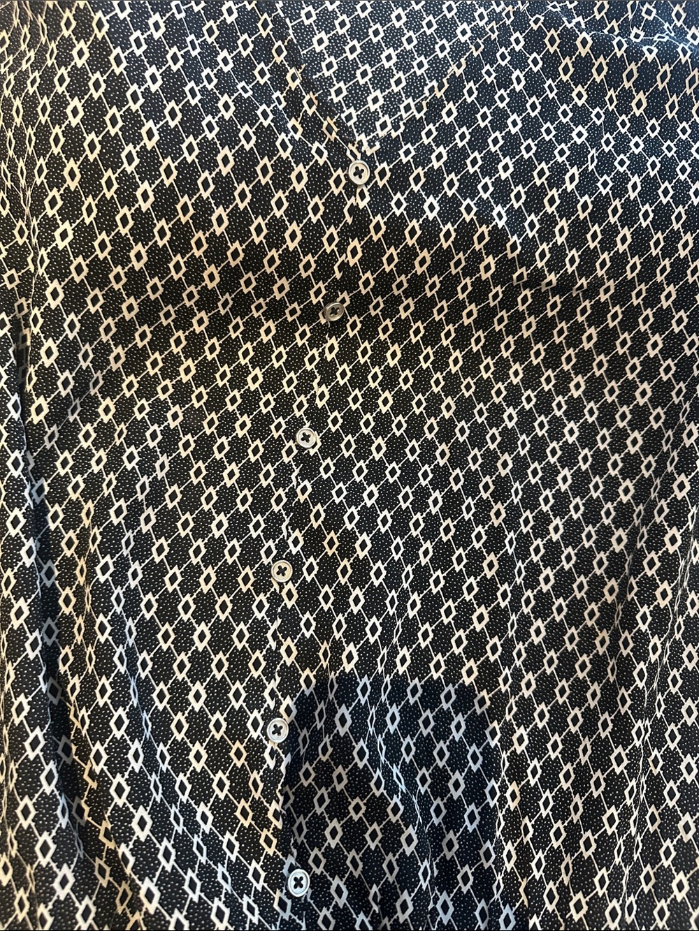 Suzy Shier Black & White Geometric V-Neck Blouse - Picture 3 of 4